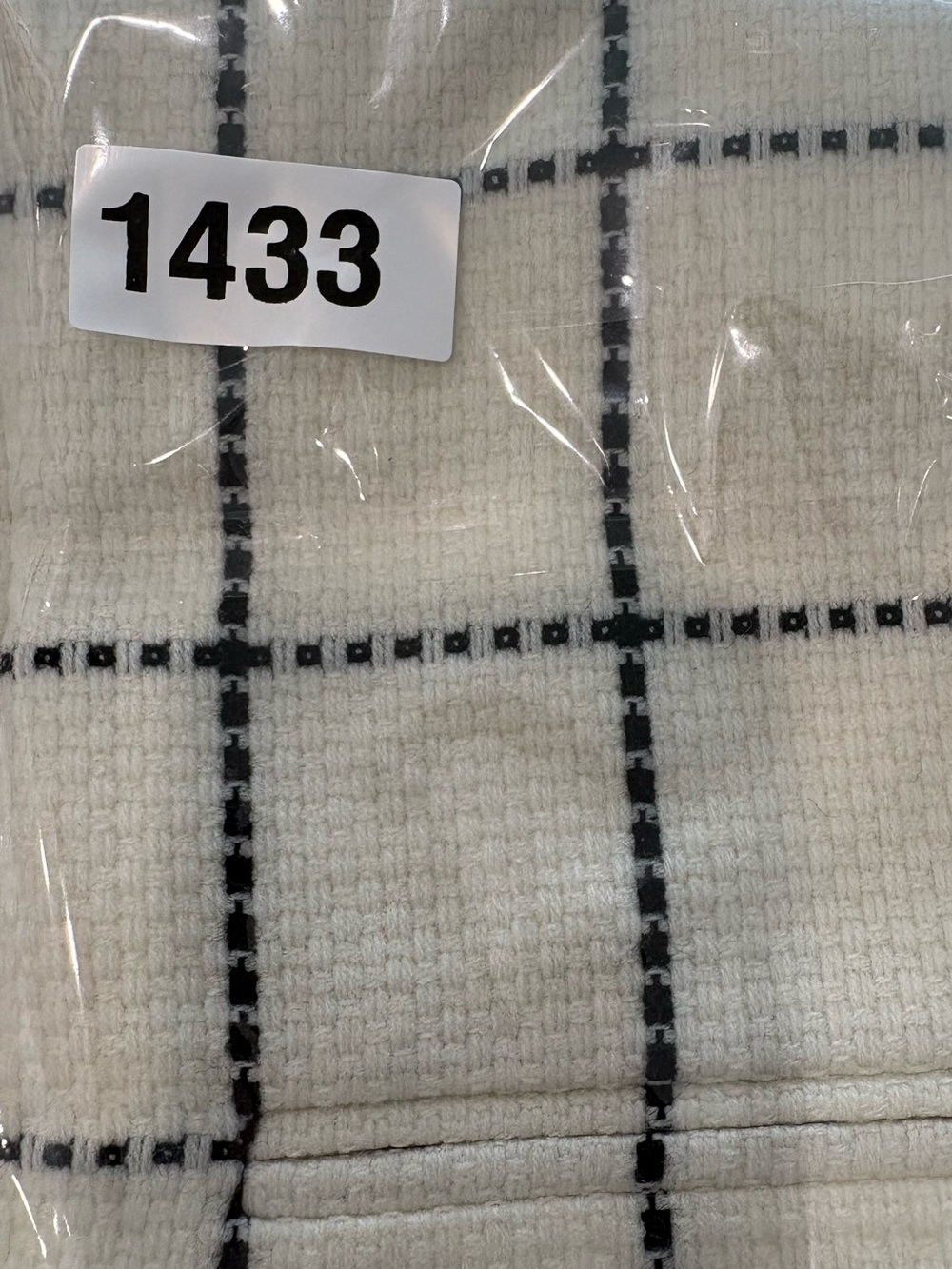 Sanctuary tweed sleevless long window pane vest size small cream/ black color - Picture 9 of 9